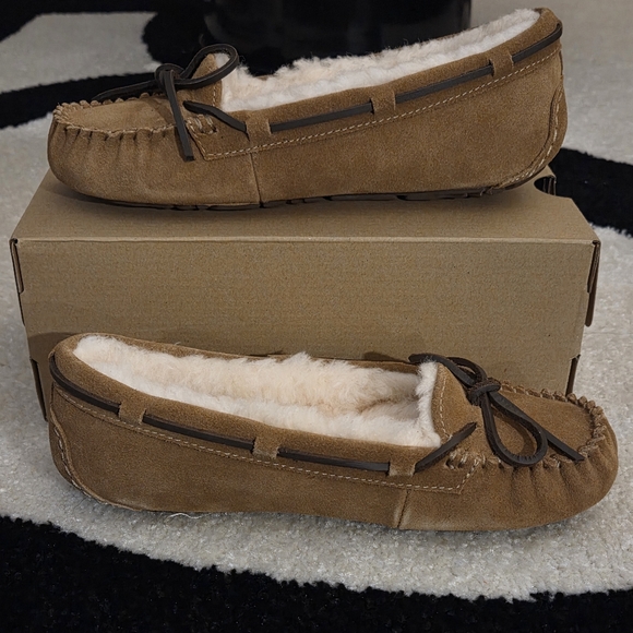UGG BELLA II ' CHESTNUT' SLIP ON MOCCASIN - Picture 2 of 7